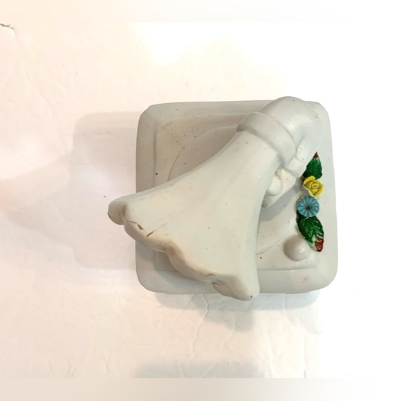 Albert E. Price 1979 Ceramic Phonograph Music Box - Works -some cracks - Picture 2 of 8